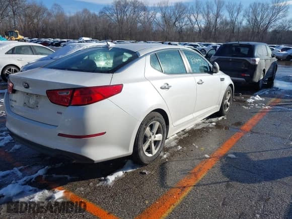 ✅ 2015 Kia Optima LX • VIN: KNAGM4A73F5560416 • Lot: 43843522. Listed on IAAI with 122,365 mi. Free auction sales archive from the USA and detailed vehicle history report at DreamBid. Image 4.