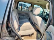 ✅ 2006 Ford Explorer XLS • VIN: 1FMEU62EX6UA83665 • Lot: 70061415. Wystawiony na Copart z przebiegiem 201 116 mil. Bezpłatny archiwum sprzedaży aukcyjnych z USA i szczegółowy raport historii pojazdu na DreamBid. Zdjęcie 11.