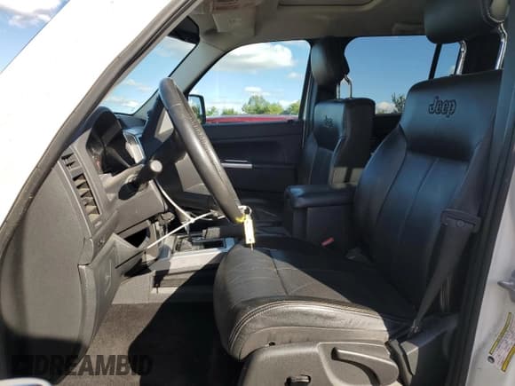 ✅ 2010 Jeep Liberty Limited • VIN: 1J4PN5GK4AW129999 • Лот: 85746745. Опубликован ранее на Copart с пробегом 180 852 миль. Бесплатный доступ к архиву аукционных продаж из США и подробный отчёт об истории автомобиля на DreamBid. Изображение 7.