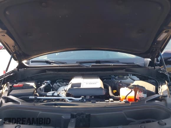 ✅ 2024 GMC Yukon XL Denali Ultimate • VIN: 1GKS2KKT3RR276871 • Lot: 43465999. Wystawiony na IAAI z przebiegiem 18 529 mil. Bezpłatny archiwum sprzedaży aukcyjnych z USA i szczegółowy raport historii pojazdu na DreamBid. Zdjęcie 10.