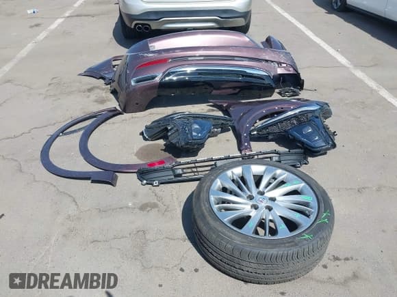 ✅ 2025 Buick Envision Avenir • VIN: LRBFZME40SD024487 • Lot: 41922180. Wystawiony na IAAI z przebiegiem 861 mil. Bezpłatny archiwum sprzedaży aukcyjnych z USA i szczegółowy raport historii pojazdu na DreamBid. Zdjęcie 12.