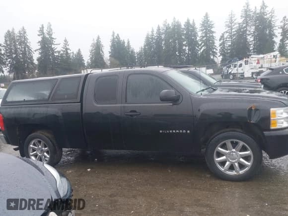 ✅ 2007 Chevrolet Silverado 1500 1LT • VIN: 2GCEK19C471718247 • Lot: 43858066. Wystawiony na IAAI z przebiegiem 159 023 mil. Bezpłatny archiwum sprzedaży aukcyjnych z USA i szczegółowy raport historii pojazdu na DreamBid. Zdjęcie 13.