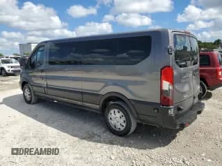 ✅ 2015 Ford Transit Passenger XL • VIN: 1FBZX2YGXFKA48977 • Lot: 77980594. Wystawiony na Copart z przebiegiem 112 364 mil. Bezpłatny archiwum sprzedaży aukcyjnych z USA i szczegółowy raport historii pojazdu na DreamBid. Zdjęcie 2.