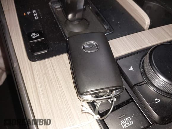 ✅ 2025 Mazda CX-90 Preferred • VIN: JM3KKBHD7S1221377 • Lot: 43114393. Wystawiony na IAAI z przebiegiem 8 991 mil. Bezpłatny archiwum sprzedaży aukcyjnych z USA i szczegółowy raport historii pojazdu na DreamBid. Zdjęcie 11.