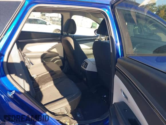 2024 Hyundai Tucson SEL with VIN 5NMJBCDE5RH364255, listed as a IAAI auction lot 43409904 with 38,715 mi miles and . Bid and sale history available at DreamBid. Image 8.