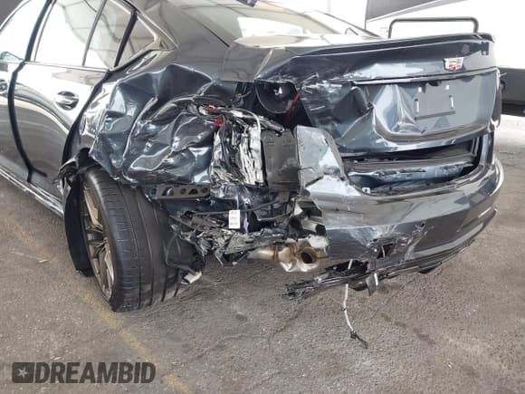 ✅ 2026 Cadillac CT5-V Blackwing • VIN: 1G6D35R61T0810029 • Lot: 42809501. Listed on IAAI with Not provided. Free auction sales archive from the USA and detailed vehicle history report at DreamBid. Image 6.