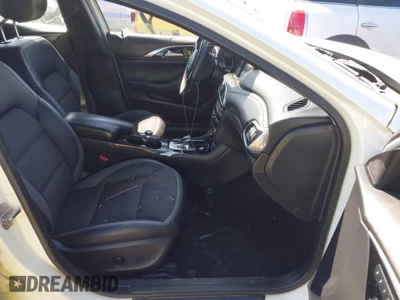 ✅ 2018 Infiniti QX30 Essential • VIN: SJKCH5CR9JA006112 • Lot: 41841637. Listed on IAAI with 65,126 mi. Free auction sales archive from the USA and detailed vehicle history report at DreamBid. Image 5.