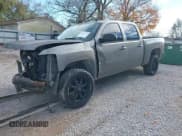 ✅ 2007 Chevrolet Silverado 1500 1LT • VIN: 2GCEK13M171516936 • Lot: 43627971. Wystawiony na IAAI z przebiegiem 272 148 mil. Bezpłatny archiwum sprzedaży aukcyjnych z USA i szczegółowy raport historii pojazdu na DreamBid. Zdjęcie 17.