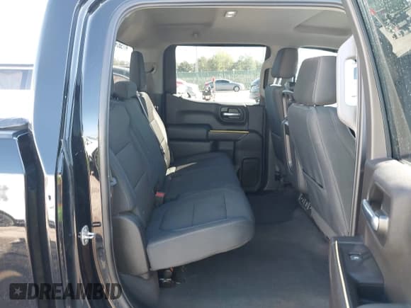 ✅ 2019 Chevrolet Silverado 1500 LT • VIN: 3GCPWCED1KG309680 • Lot: 43512317. Listed on IAAI with 84,209 mi. Free auction sales archive from the USA and detailed vehicle history report at DreamBid. Image 8.