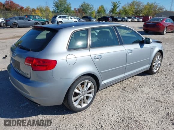 ✅ 2013 Audi A3 Premium • VIN: WAUBEAFM6DA004819 • Лот: 43235965. Опубликован ранее на IAAI с пробегом 95 118 миль. Бесплатный доступ к архиву аукционных продаж из США и подробный отчёт об истории автомобиля на DreamBid. Изображение 4.