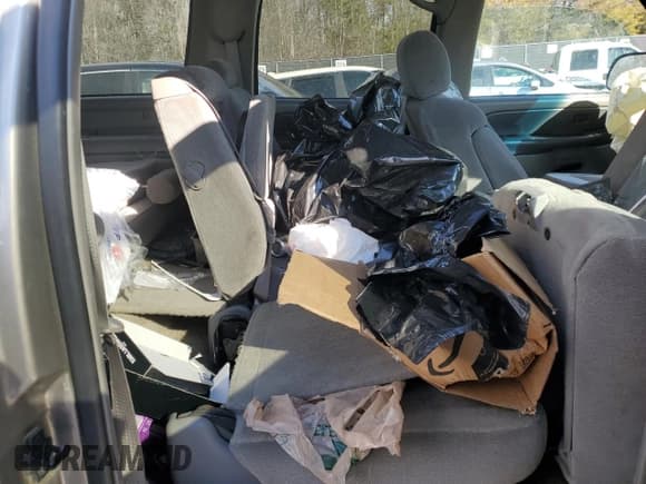 ✅ 2003 Chevrolet Suburban Z71 • VIN: 3GNFK16Z93G329884 • Лот: 87977655. Опубликован ранее на Copart с пробегом Не указан. Бесплатный доступ к архиву аукционных продаж из США и подробный отчёт об истории автомобиля на DreamBid. Изображение 12.