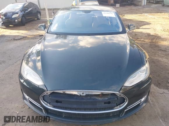 ✅ 2013 Tesla Model S Performance • VIN: 5YJSA1DP0DFP04659 • Lot: 43716176. Wystawiony na IAAI z przebiegiem Nie podano. Bezpłatny archiwum sprzedaży aukcyjnych z USA i szczegółowy raport historii pojazdu na DreamBid. Zdjęcie 11.