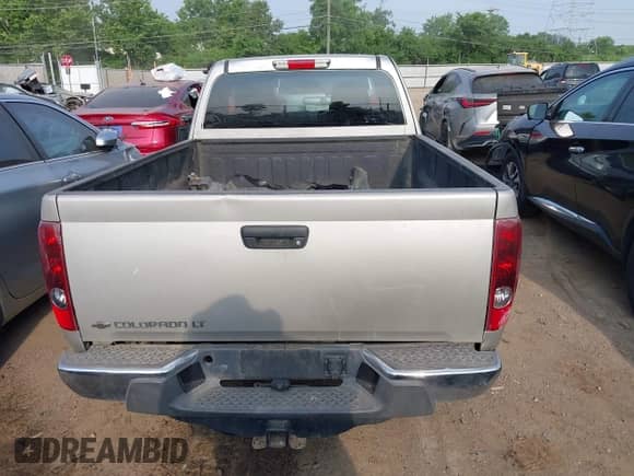 2008 Chevrolet Colorado 1LT z VIN 1GCCS19E088167922, wystawiony jako IAAI lot #42595949 z przebiegiem 114 789 mil mil oraz . Historia ofert i sprzedaży dostępna na DreamBid. Obrazek 16.