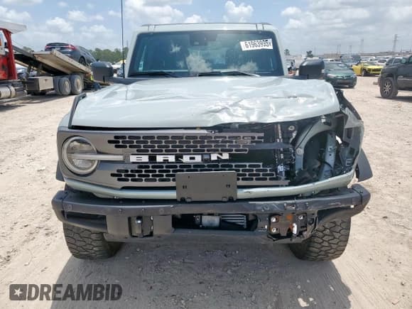 ✅ 2024 Ford Bronco Badlands • VIN: 1FMEE9BP4RLA84742 • Лот: 61963995. Опубликован ранее на Copart с пробегом 828 миль. Бесплатный доступ к архиву аукционных продаж из США и подробный отчёт об истории автомобиля на DreamBid. Изображение 5.