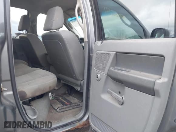 ✅ 2006 Dodge 1500 SLT • VIN: 1D7HU18236S604289 • Lot: 43713080. Wystawiony na IAAI z przebiegiem Nie podano. Bezpłatny archiwum sprzedaży aukcyjnych z USA i szczegółowy raport historii pojazdu na DreamBid. Zdjęcie 8.