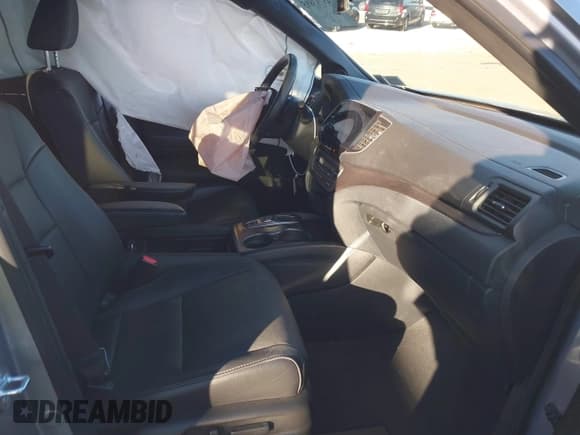 ✅ 2021 Honda Passport EX-L • VIN: 5FNYF8H51MB014349 • Lot: 43733895. Listed on IAAI with 36,679 mi. Free auction sales archive from the USA and detailed vehicle history report at DreamBid. Image 5.