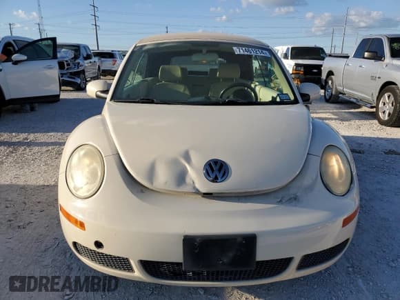 ✅ 2009 Volkswagen Beetle S • VIN: 3VWRG31Y89M400047 • Lot: 71461214. Listed on Copart with 140,572 mi. Free auction sales archive from the USA and detailed vehicle history report at DreamBid. Image 5.