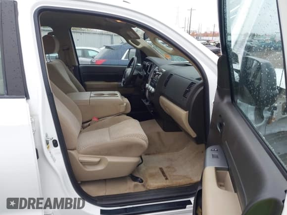 ✅ 2010 Toyota Tundra • VIN: 5TFUW5F13AX147631 • Lot: 43717424. Listed on IAAI with 64,766 mi. Free auction sales archive from the USA and detailed vehicle history report at DreamBid. Image 5.