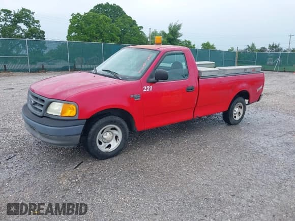✅ 2004 Ford F-150 XL • VIN: 2FTRF17W04CA88262 • Lot: 42312475. Wystawiony na IAAI z przebiegiem 84 272 mil. Bezpłatny archiwum sprzedaży aukcyjnych z USA i szczegółowy raport historii pojazdu na DreamBid. Zdjęcie 2.