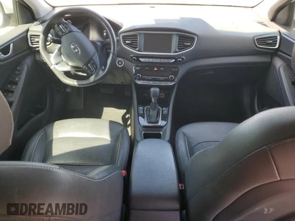 ✅ 2019 Hyundai Ioniq Limited • VIN: KMHC85LC0KU124544 • Lot: 51052935. Wystawiony na Copart z przebiegiem 137 745 mil. Bezpłatny archiwum sprzedaży aukcyjnych z USA i szczegółowy raport historii pojazdu na DreamBid. Zdjęcie 8.