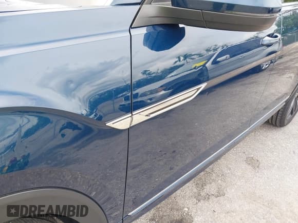 ✅ 2021 Volkswagen Atlas SE • VIN: 1V2PE2CA7MC201509 • Lot: 42657943. Wystawiony na IAAI z przebiegiem 71 197 mil. Bezpłatny archiwum sprzedaży aukcyjnych z USA i szczegółowy raport historii pojazdu na DreamBid. Zdjęcie 18.