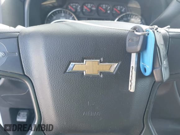 ✅ 2019 Chevrolet Silverado 2500HD Work Truck • VIN: 2GC2CREG1K1124277 • Лот: 43163771. Опубликован ранее на IAAI с пробегом 244 988 миль. Бесплатный доступ к архиву аукционных продаж из США и подробный отчёт об истории автомобиля на DreamBid. Изображение 11.