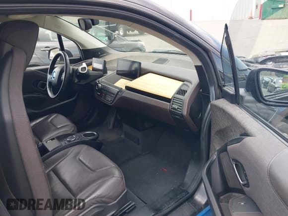 ✅ 2015 BMW i3 • VIN: WBY1Z4C57FV501034 • Lot: 41950152. Listed on IAAI with 47,207 mi. Free auction sales archive from the USA and detailed vehicle history report at DreamBid. Image 5.