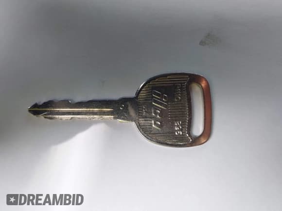 ✅ 2006 Chevrolet Silverado 2500HD Work Truck • VIN: 1GCHC23U06F122366 • Lot: 43701699. Wystawiony na IAAI z przebiegiem 330 993 mil. Bezpłatny archiwum sprzedaży aukcyjnych z USA i szczegółowy raport historii pojazdu na DreamBid. Zdjęcie 11.