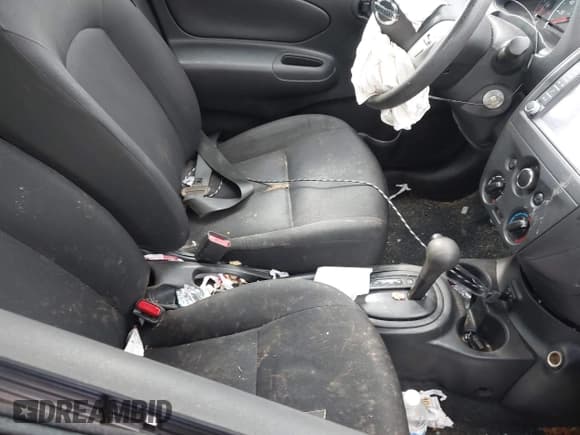 ✅ 2019 Nissan Versa S Plus • VIN: 3N1CN7AP8KL815395 • Лот: 43241003. Опубликован ранее на IAAI с пробегом 71 586 миль. Бесплатный доступ к архиву аукционных продаж из США и подробный отчёт об истории автомобиля на DreamBid. Изображение 5.