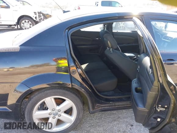 ✅ 2013 Dodge Avenger SE • VIN: 1C3CDZABXDN566413 • Lot: 41427033. Wystawiony na IAAI z przebiegiem 117 044 mil. Bezpłatny archiwum sprzedaży aukcyjnych z USA i szczegółowy raport historii pojazdu na DreamBid. Zdjęcie 8.