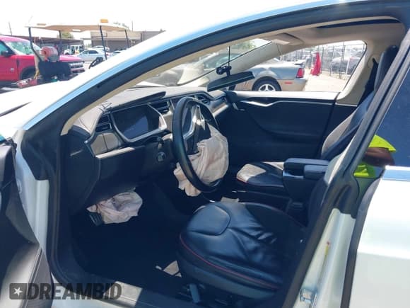 ✅ 2013 Tesla Model S Performance • VIN: 5YJSA1DP6DFP26293 • Lot: 42464948. Wystawiony na IAAI z przebiegiem 113 525 mil. Bezpłatny archiwum sprzedaży aukcyjnych z USA i szczegółowy raport historii pojazdu na DreamBid. Zdjęcie 5.