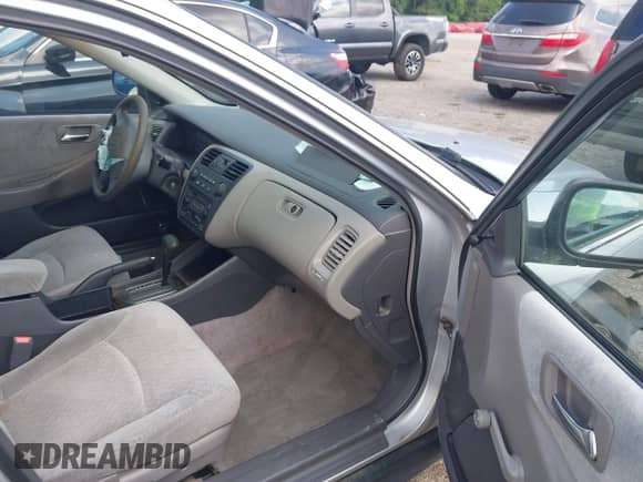 2001 Honda Accord VP with VIN 1HGCF86621A045346, listed as a IAAI auction lot 42698118 with 175,266 mi miles and . Bid and sale history available at DreamBid. Image 5.