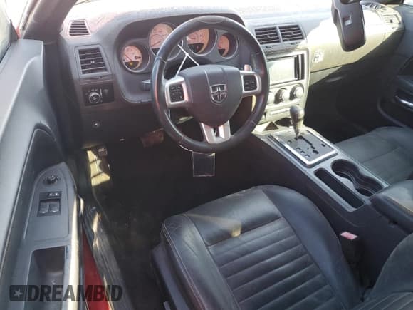 ✅ 2012 Dodge Challenger R/T Classic • VIN: 2C3CDYBTXCH278707 • Lot: 92845165. Wystawiony na Copart z przebiegiem 160 791 mil. Bezpłatny archiwum sprzedaży aukcyjnych z USA i szczegółowy raport historii pojazdu na DreamBid. Zdjęcie 8.