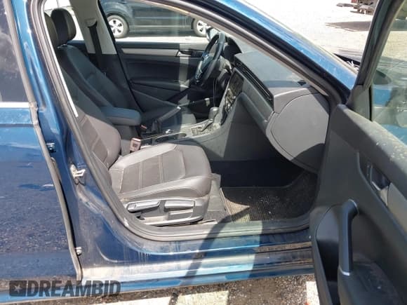 ✅ 2020 Volkswagen Passat SE • VIN: 1VWSA7A3XLC020764 • Лот: 42664113. Опубликован ранее на IAAI с пробегом 44 717 миль. Бесплатный доступ к архиву аукционных продаж из США и подробный отчёт об истории автомобиля на DreamBid. Изображение 5.