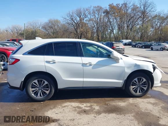✅ 2018 Acura RDX Advance • VIN: 5J8TB4H78JL020983 • Lot: 43665756. Wystawiony na IAAI z przebiegiem 110 169 mil. Bezpłatny archiwum sprzedaży aukcyjnych z USA i szczegółowy raport historii pojazdu na DreamBid. Zdjęcie 13.