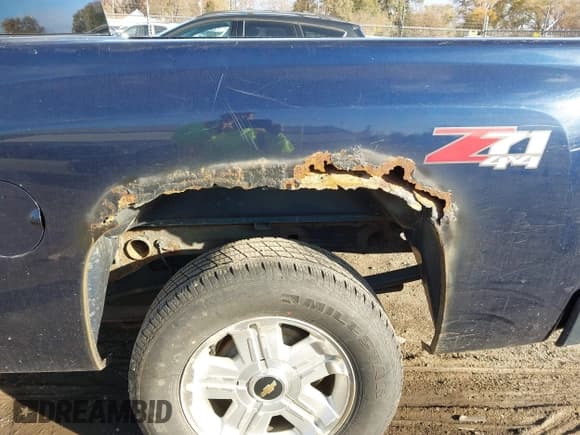 ✅ 2012 Chevrolet Silverado 1500 LT • VIN: 1GCPKSE74CF145134 • Lot: 43698193. Wystawiony na IAAI z przebiegiem 156 828 mil. Bezpłatny archiwum sprzedaży aukcyjnych z USA i szczegółowy raport historii pojazdu na DreamBid. Zdjęcie 18.