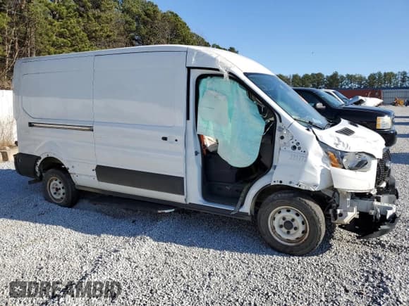 ✅ 2021 Ford Transit Cargo • VIN: 1FTYE1C81MKA44840 • Lot: 43557725. Wystawiony na Copart z przebiegiem Nie podano. Bezpłatny archiwum sprzedaży aukcyjnych z USA i szczegółowy raport historii pojazdu na DreamBid. Zdjęcie 4.