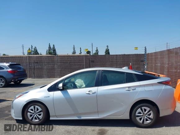 ✅ 2018 Toyota Prius Two • VIN: JTDKBRFU7J3590716 • Лот: 42977229. Опубликован ранее на IAAI с пробегом 53 618 миль. Бесплатный доступ к архиву аукционных продаж из США и подробный отчёт об истории автомобиля на DreamBid. Изображение 14.