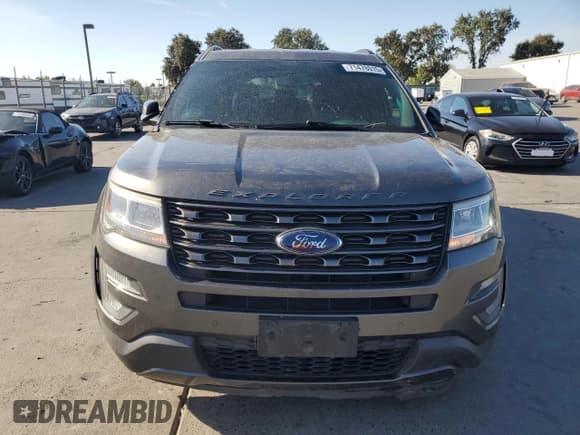 ✅ 2017 Ford Explorer XLT • VIN: 1FM5K7D80HGA12785 • Lot: 71478015. Wystawiony na Copart z przebiegiem 124 568 mil. Bezpłatny archiwum sprzedaży aukcyjnych z USA i szczegółowy raport historii pojazdu na DreamBid. Zdjęcie 5.