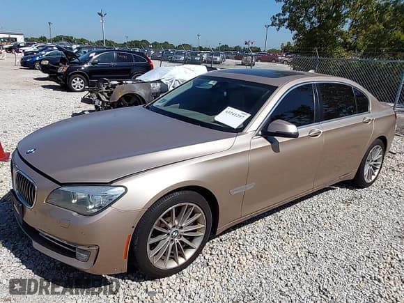✅ 2013 BMW 7 Series 750Li xDrive • VIN: WBAYF8C52DD141011 • Lot: 43241297. Listed on IAAI with 183,579 mi. Free auction sales archive from the USA and detailed vehicle history report at DreamBid. Image 17.