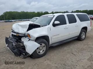 ✅ 2013 Chevrolet Suburban LS • VIN: 1GNSCHE09DR104020 • Lot: 54845795. Wystawiony na Copart z przebiegiem 178 537 mil. Bezpłatny archiwum sprzedaży aukcyjnych z USA i szczegółowy raport historii pojazdu na DreamBid. Zdjęcie 1.