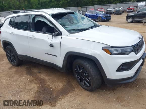 2025 Jeep Compass Latitude с VIN 3C4NJDBN0ST586904, выставлен на аукционе IAAI как лот 42896513 с пробегом 4 100 миль миль и . История ставок и продаж доступна на DreamBid. Изображение 1.