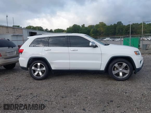 ✅ 2014 Jeep Grand Cherokee Limited • VIN: 1C4RJEBT0EC472732 • Lot: 43297631. Listed on IAAI with 170,965 mi. Free auction sales archive from the USA and detailed vehicle history report at DreamBid. Image 13.
