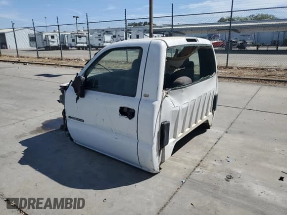 ✅ 2005 Chevrolet Silverado 2500HD Work Truck • VIN: 1GBHC24U15E119435 • Lot: 69654775. Wystawiony na Copart z przebiegiem Nie podano. Bezpłatny archiwum sprzedaży aukcyjnych z USA i szczegółowy raport historii pojazdu na DreamBid. Zdjęcie 2.