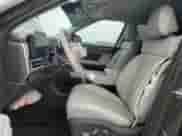 2024 Hyundai Santa Fe SEL z VIN 5NMP24GL0RH014199, wystawiony jako Copart lot #44029185 z przebiegiem 42 812 mil mil oraz Czysty tytuł • Clean title. Historia ofert i sprzedaży dostępna na DreamBid. Obrazek 7.