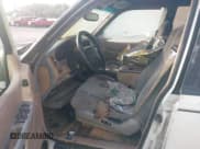 ✅ 1998 Ford Explorer XLT • VIN: 1FMZU32P9WZC01127 • Lot: 42310558. Wystawiony na IAAI z przebiegiem Nie podano. Bezpłatny archiwum sprzedaży aukcyjnych z USA i szczegółowy raport historii pojazdu na DreamBid. Zdjęcie 5.