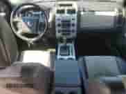 2010 Mercury Mariner Premier с VIN 4M2CN9HG3AKJ27538, выставлен на аукционе Copart как лот 63491115 с пробегом 164 636 миль миль и Списание • Salvage title. История ставок и продаж доступна на DreamBid. Изображение 8.