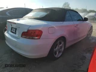 ✅ 2013 BMW 1 Series 128i • VIN: WBAUL7C54DVU10072 • Lot: 73754044. Wystawiony na Copart z przebiegiem Nie podano. Bezpłatny archiwum sprzedaży aukcyjnych z USA i szczegółowy raport historii pojazdu na DreamBid. Zdjęcie 3.