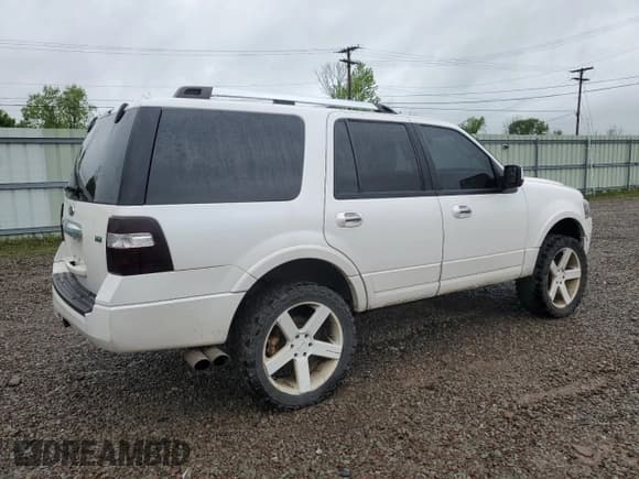 ✅ 2014 Ford Expedition Limited • VIN: 1FMJU2A54EEF47311 • Lot: 58971515. Wystawiony na Copart z przebiegiem 304 882 mil. Bezpłatny archiwum sprzedaży aukcyjnych z USA i szczegółowy raport historii pojazdu na DreamBid. Zdjęcie 3.