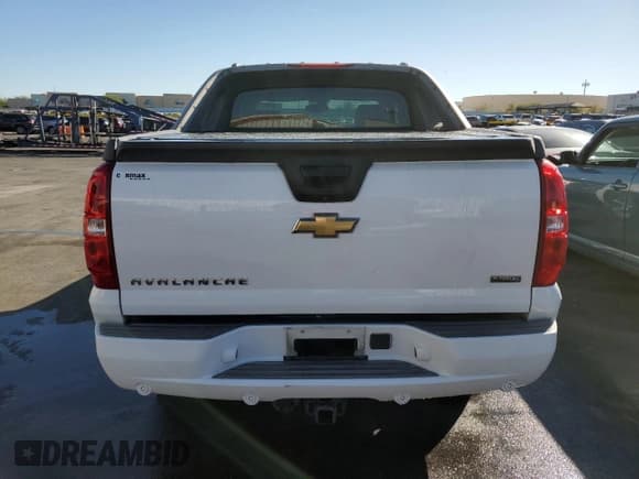 ✅ 2008 Chevrolet Avalanche LTZ • VIN: 3GNEC12048G160249 • Lot: 90121495. Listed on Copart with 158,972 mi. Free auction sales archive from the USA and detailed vehicle history report at DreamBid. Image 6.